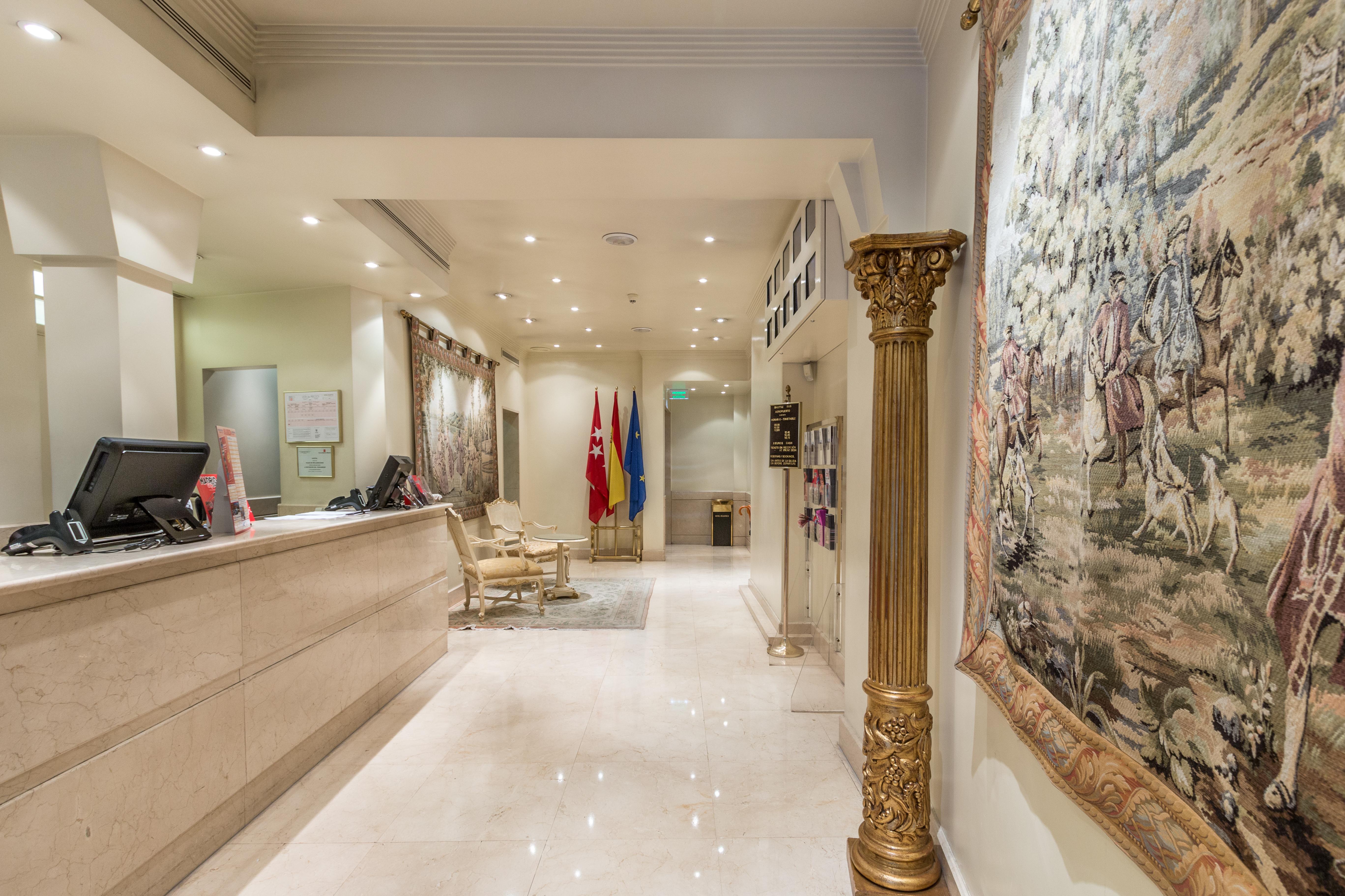 Hotel Atlantico Мадрид Екстериор снимка