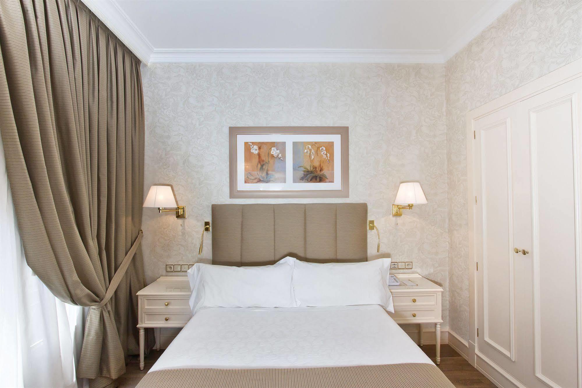 Hotel Atlantico Мадрид Екстериор снимка