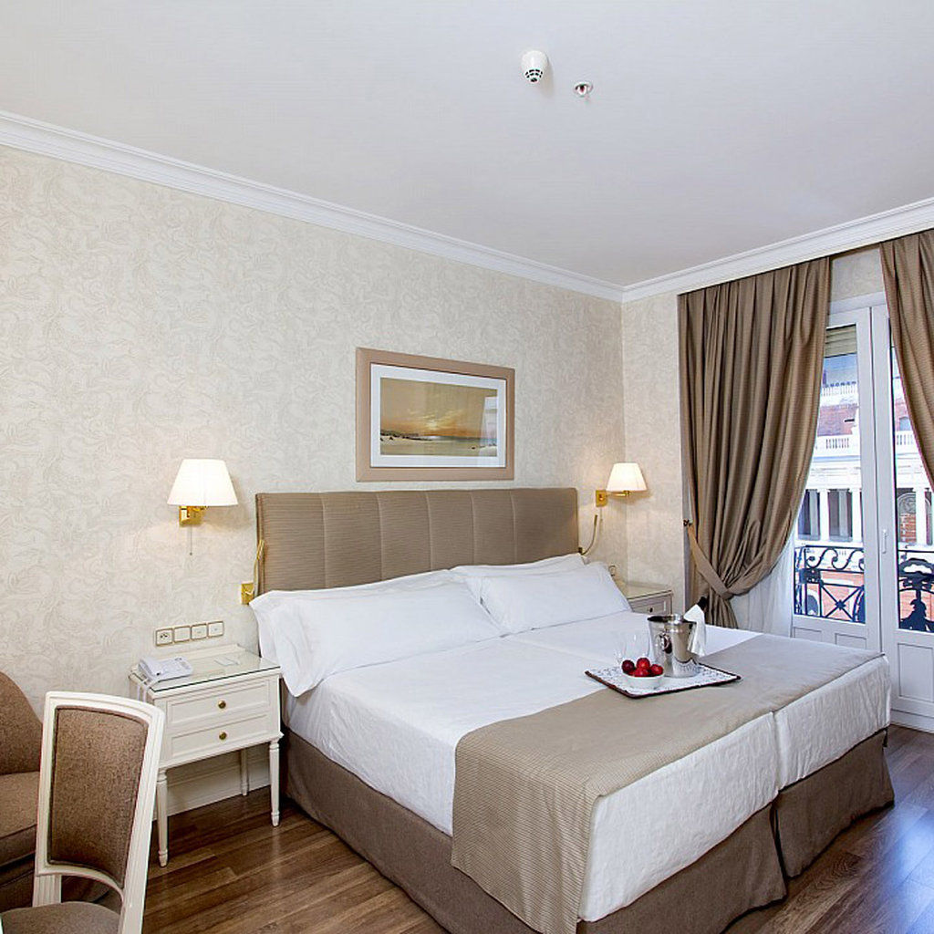 Hotel Atlantico Мадрид Екстериор снимка